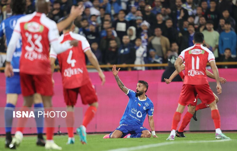 آغاز جنگ استقلال علیه پرسپولیس/ چمن نقش جهان سوژه آسیا!